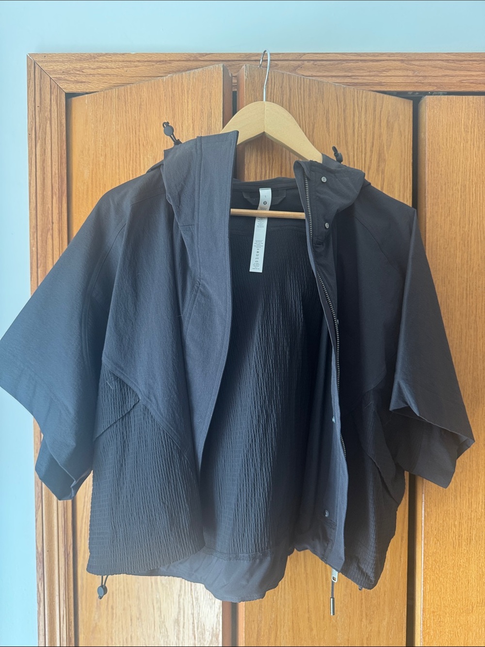 lululemon athletica Black Short-Sleeve Hooded Jacket